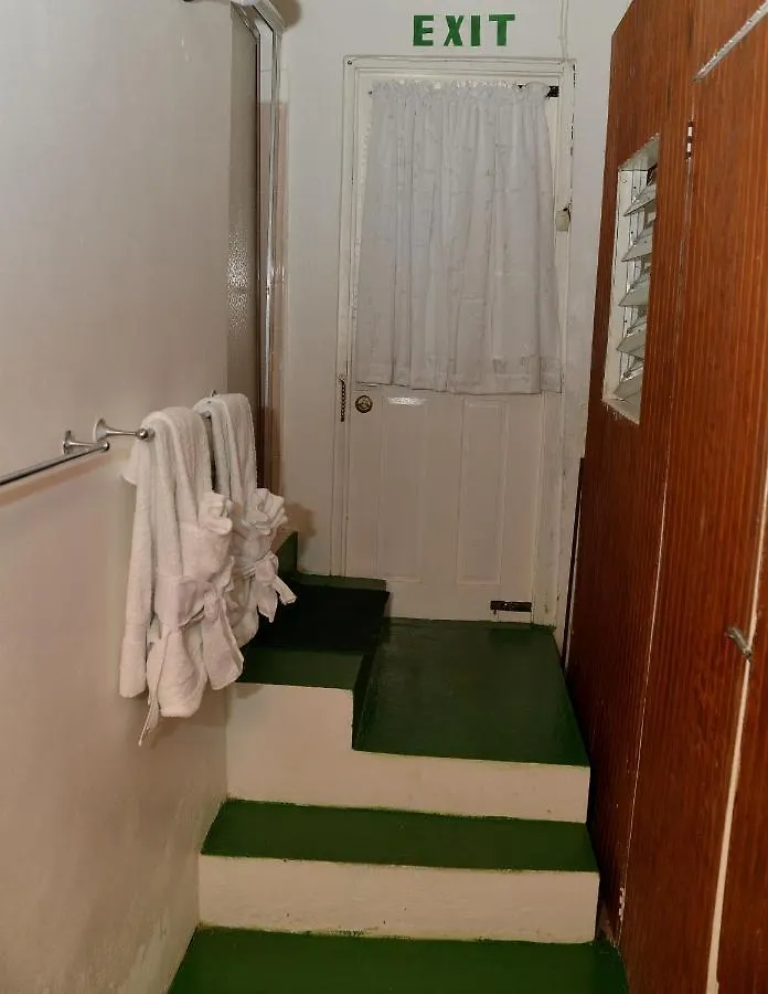 Cholson Chalets Charlotteville