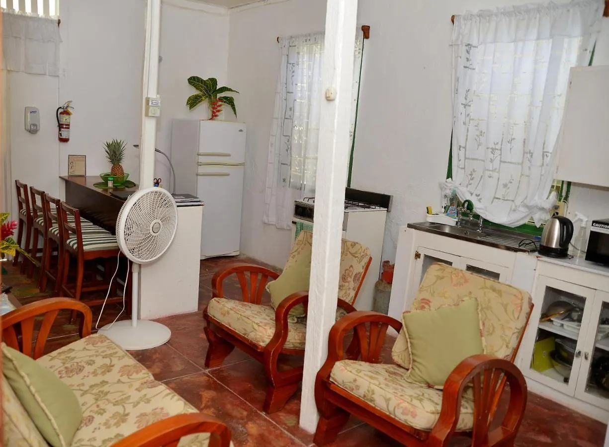 Cholson Chalets Charlotteville