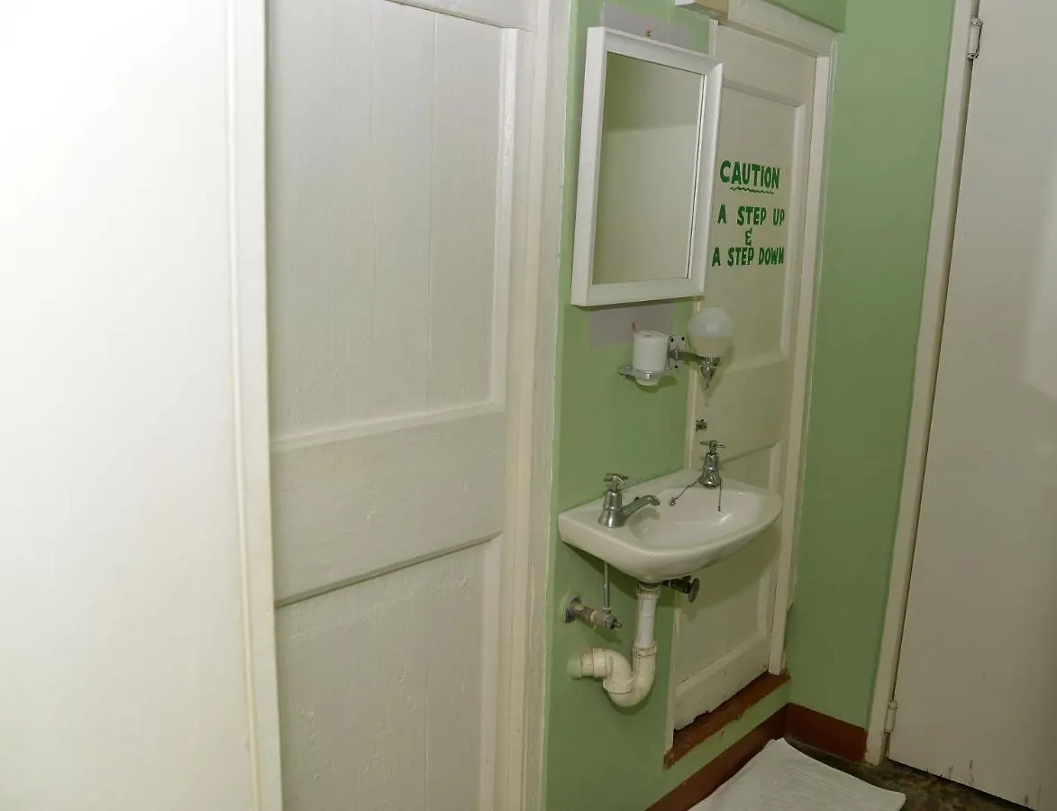 Cholson Chalets Charlotteville 0*,