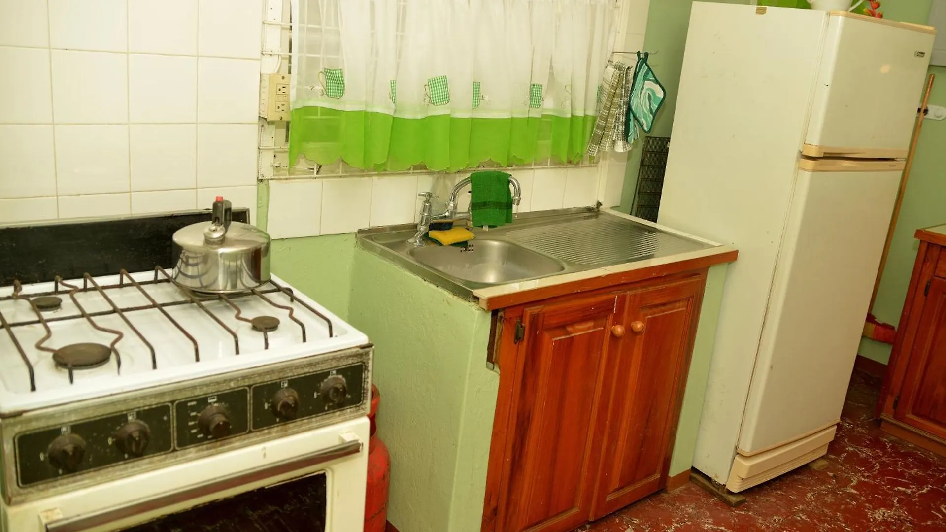 Cholson Chalets Charlotteville Apartment