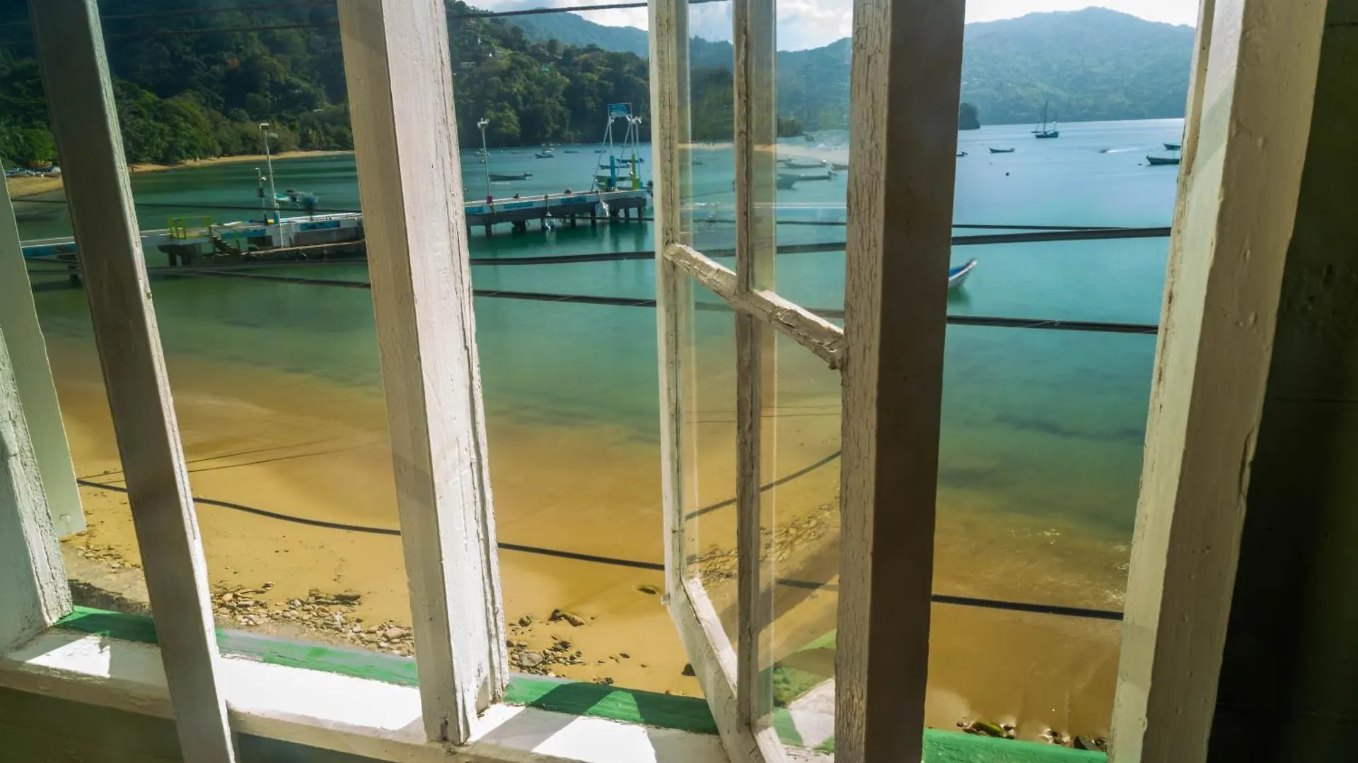 Cholson Chalets Charlotteville 0*,