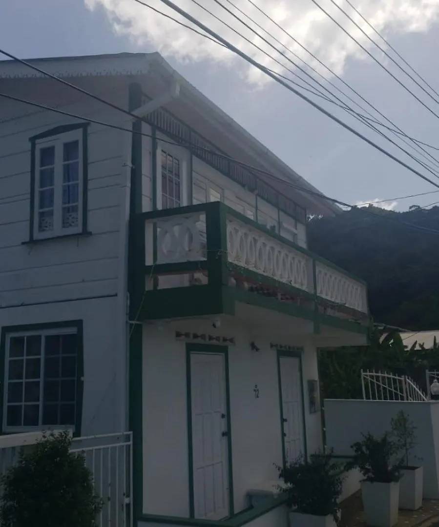 Cholson Chalets Charlotteville Apartment